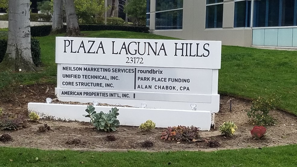 More Photos Of 23172 Plaza Pointe Dr, Laguna Hills Office For Lease