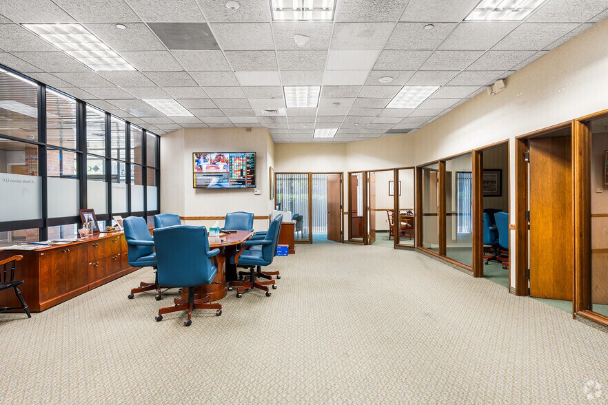 More Photos Of 255 Bank St, Waterbury Office For Sale