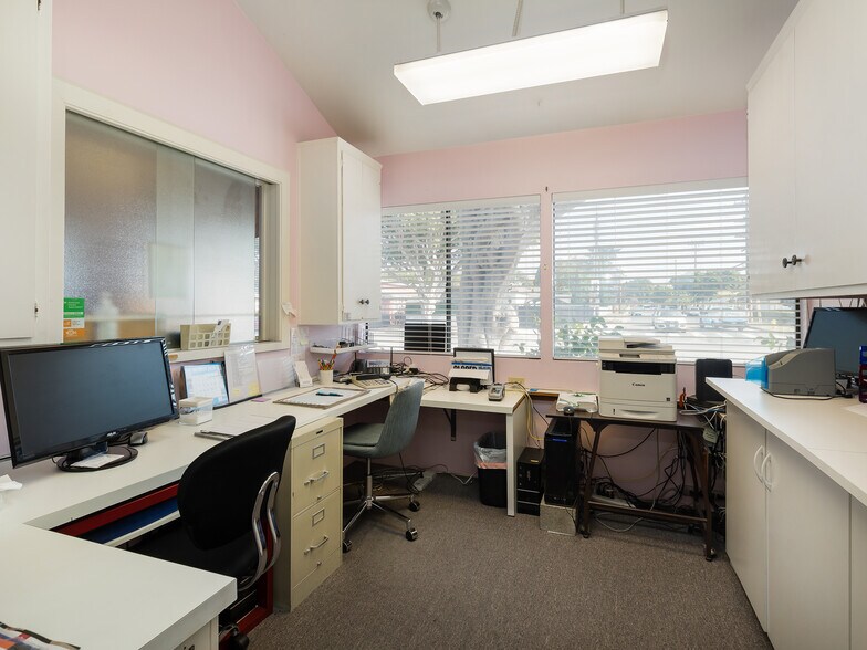 More Photos Of 4381-4385 Overland Ave, Culver City Office Residential For Sale