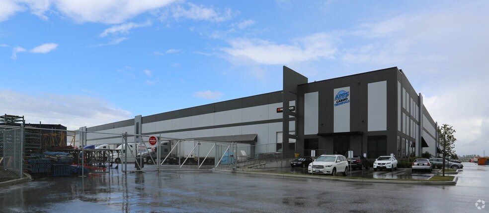 More Photos Of 8151 Churchill St, Delta Warehouse For Lease