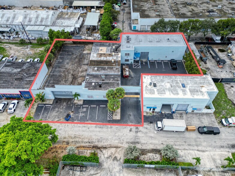 More Photos Of 1120 NW 54th St, Fort Lauderdale Warehouse For Lease