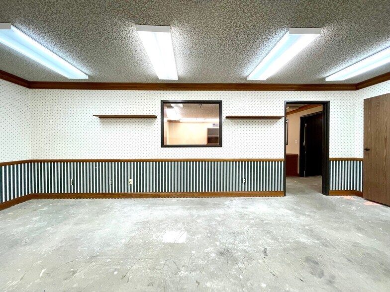 More Photos Of 11920 Goldring Rd, Arcadia Warehouse For Sale