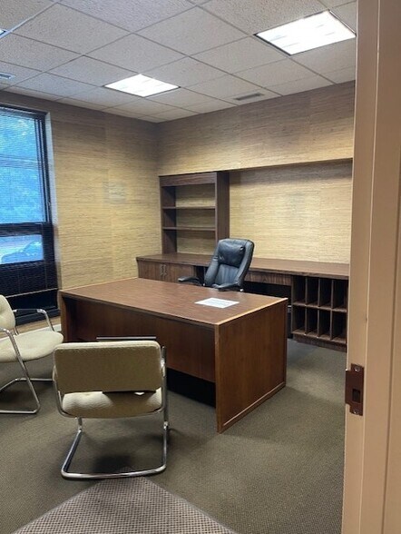 More Photos Of 4005 S Memorial Dr, Winterville Industrial For Sale