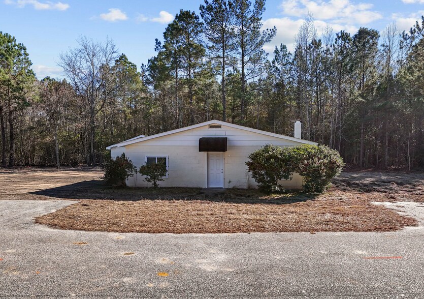 More Photos Of 3307 Sam W Dr ave, Conway Flex For Sale