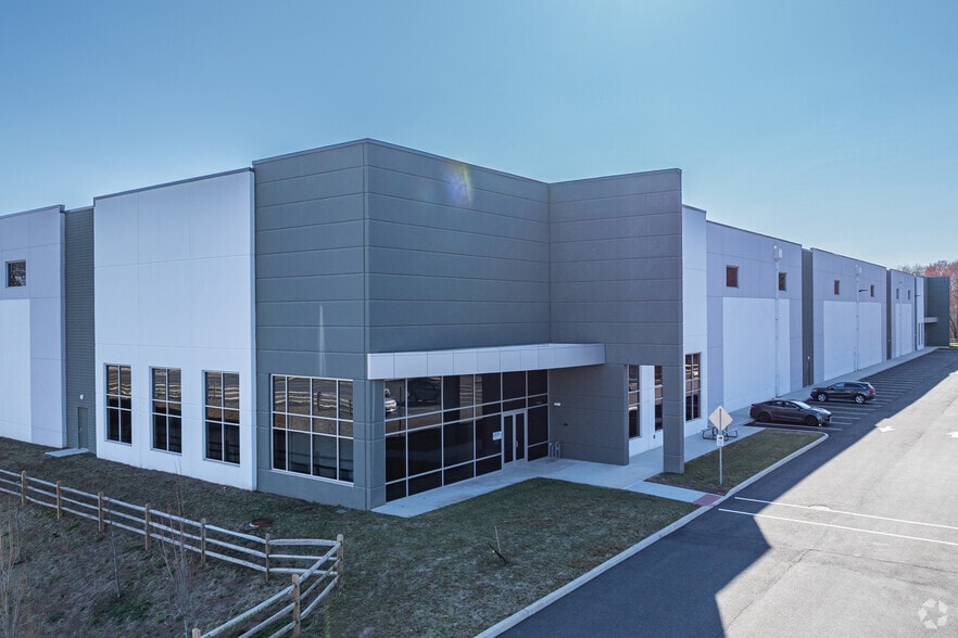 More Photos Of 230 Belmont Dr, Somerset Distribution For Lease