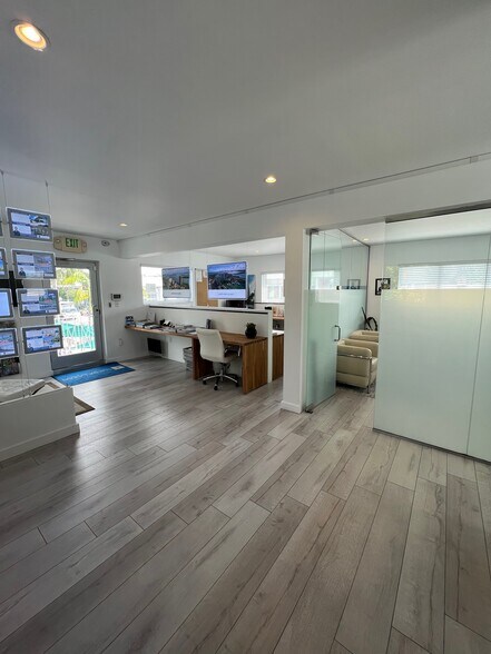 More Photos Of 6318 Biscayne Blvd, Miami General Retail For Lease