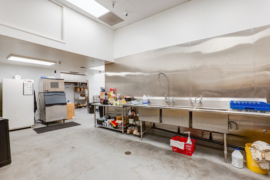 More Photos Of 844 Olive St, Eugene Restaurant For Lease