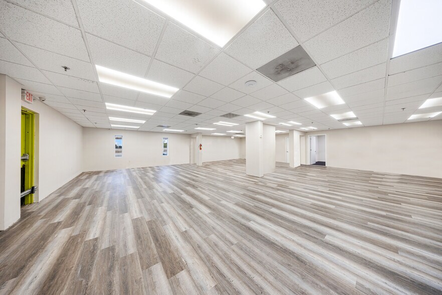 More Photos Of 7955 W 20th Ave, Hialeah Warehouse For Sale