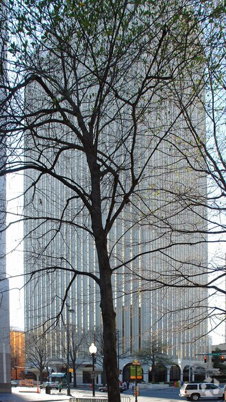 More Photos Of 400 S Tryon St, Charlotte Loft Creative Space For Lease