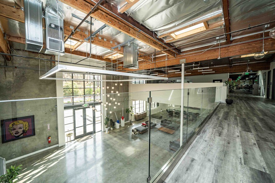 More Photos Of 2001 Saturn St, Monterey Park Light Distribution For Sale