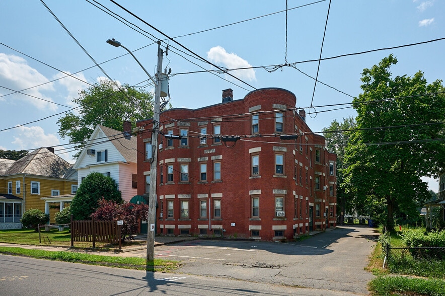 More Photos Of 18 Orchard St, Northampton Apartments For Sale