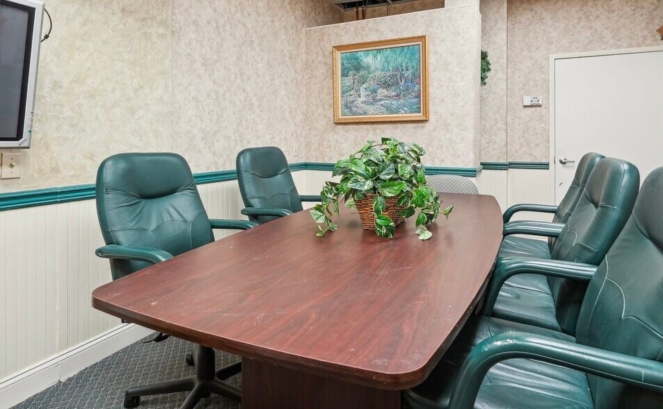 More Photos Of 25 E Willow St, Millburn Medical For Sale