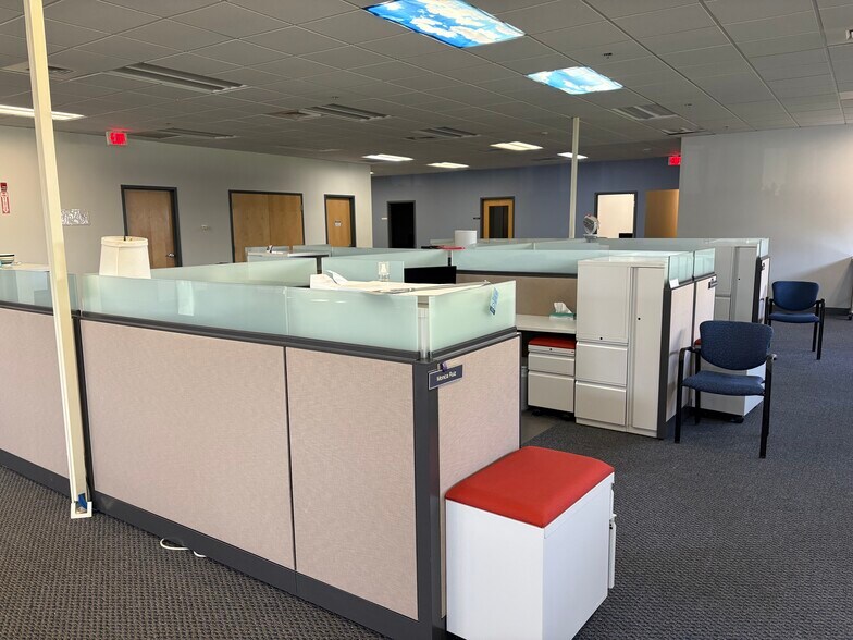 More Photos Of 5 Dan Rd, Canton Manufacturing For Lease