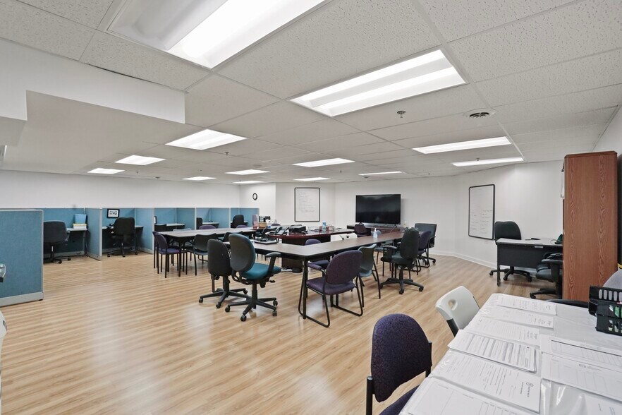 More Photos Of 1N131 County Farm Rd, Winfield Office For Sale