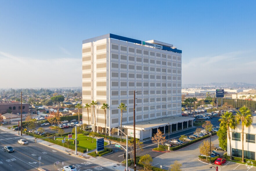 More Photos Of 6055 E Washington Blvd, Commerce Office For Lease