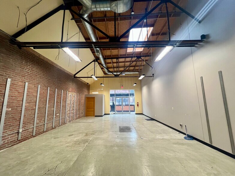 More Photos Of 416-420 E 2nd St, Tulsa Storefront Retail Office For Lease