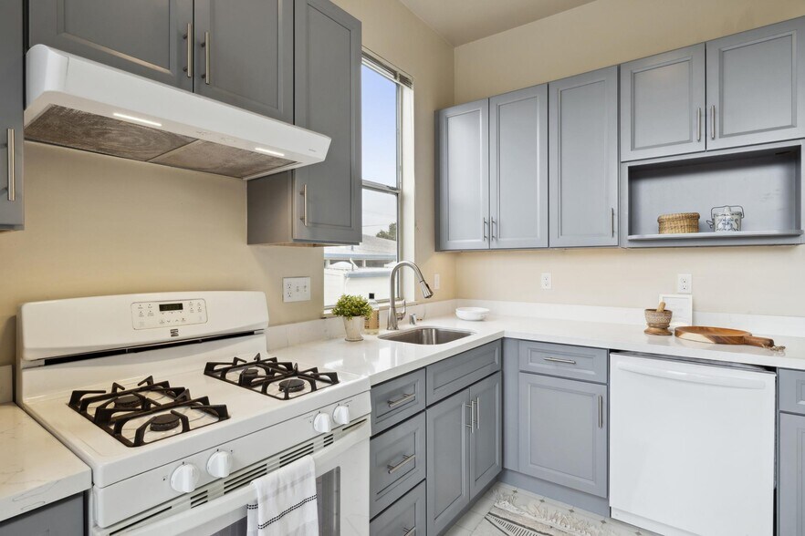 More Photos Of 1820 3rd St, Alameda Apartments For Sale