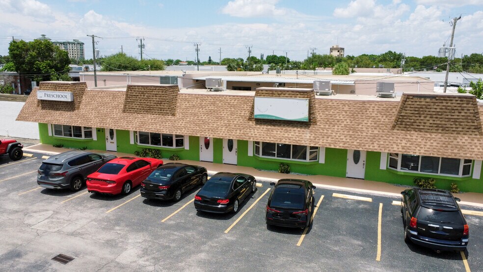 More Photos Of 241 SW 6th St, Pompano Beach Freestanding For Sale