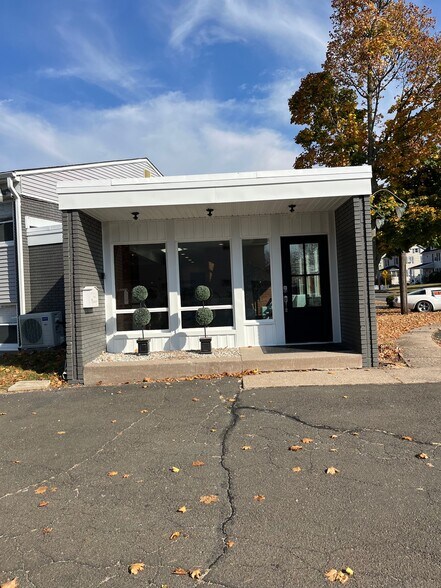 More Photos Of 357 E Center St, Manchester Office For Lease