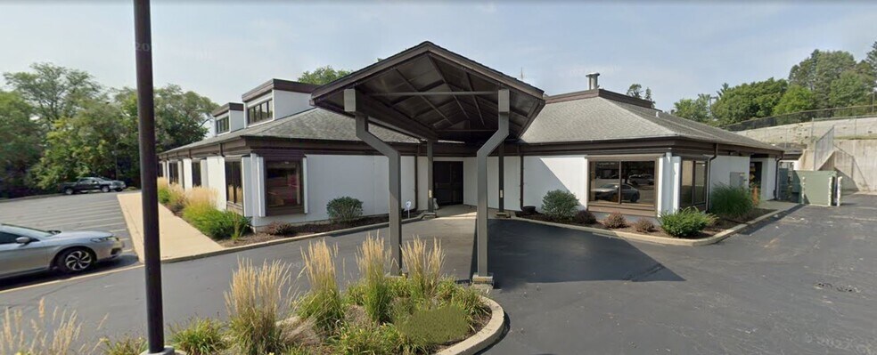 More Photos Of 2210 Dean St, St Charles Medical For Lease