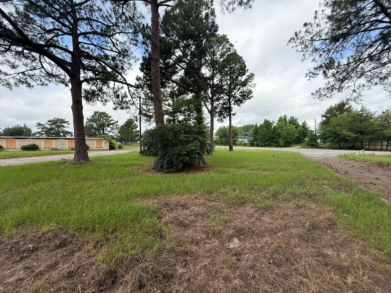 More Photos Of 2901 County 2347 rd, Tyler Dormitory For Sale