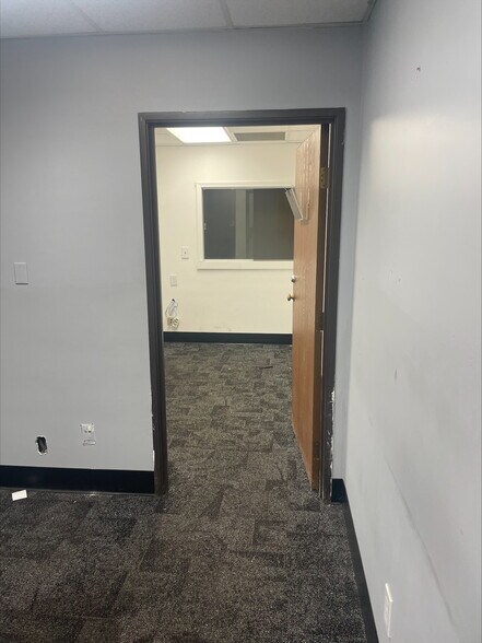 More Photos Of 5635 Commerce St, Lansing Warehouse For Lease