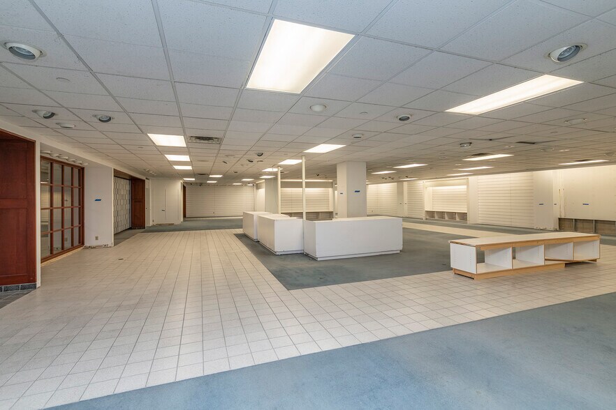 More Photos Of 600-660 W Saint Germain St, Saint Cloud Freestanding For Sale