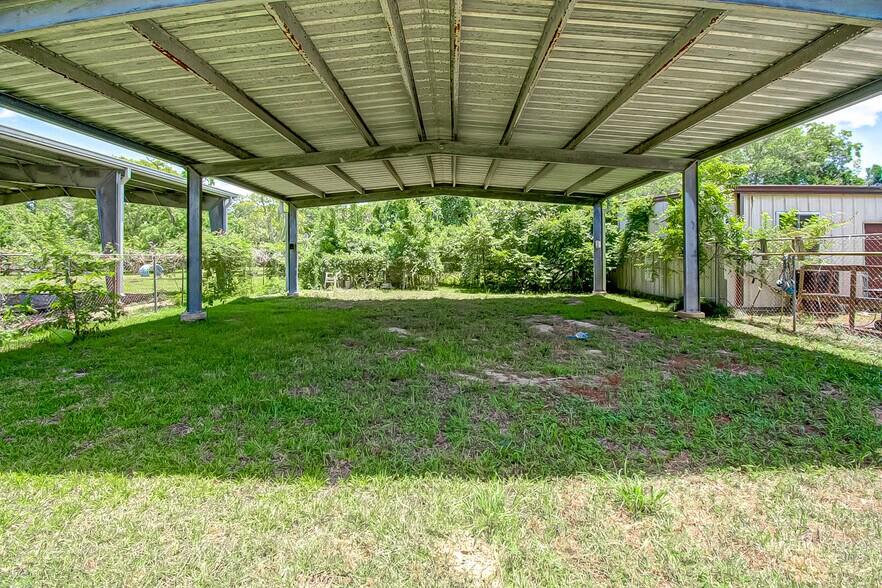 More Photos Of 3019 Dickinson Ave, Dickinson Freestanding For Sale