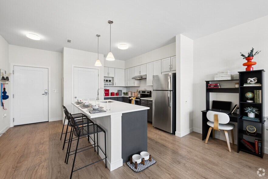 More Photos Of 10 Patriot Pky, South Weymouth Apartments For Lease