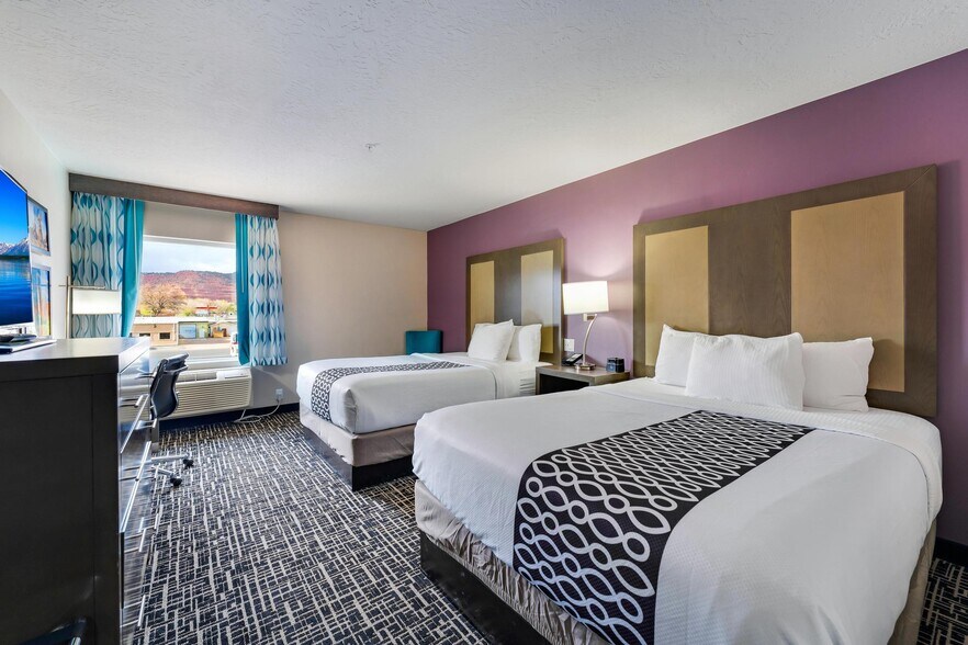 More Photos Of 465 S 100 E, Kanab Hospitality For Sale