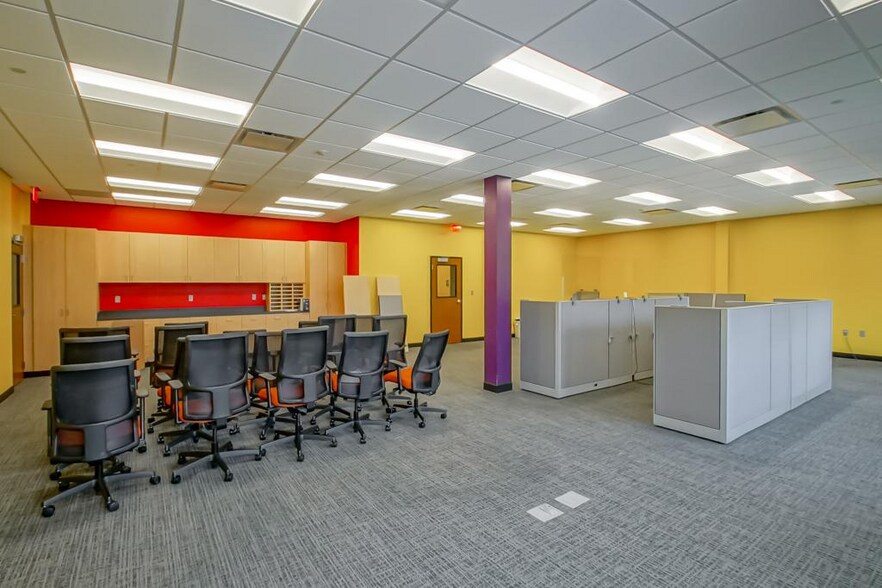 More Photos Of 805 Robin St/ 406 Airline Hwy, La Place Office For Sale