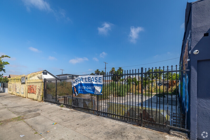 More Photos Of 1021-1025 W Florence Ave, Los Angeles Land For Sale