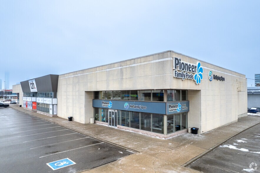 Primary Photo Of 7979 Weston Rd, Vaughan Unknown For Lease