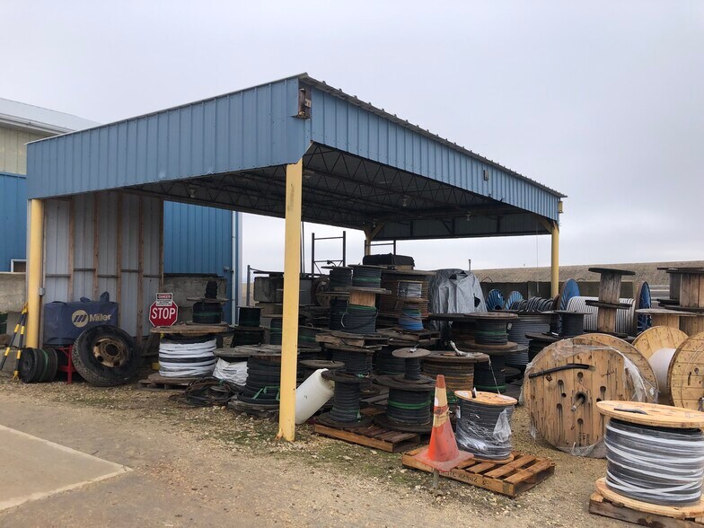 More Photos Of 825 E North St, Elburn Warehouse For Sale