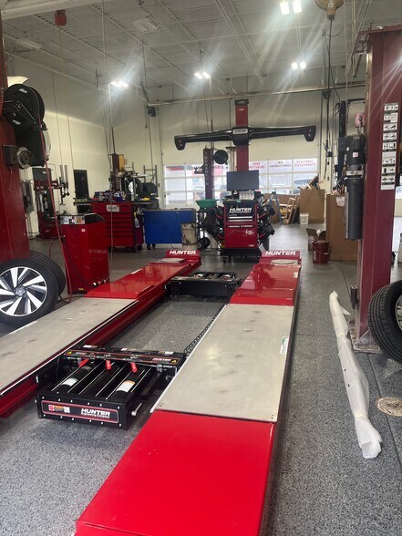 More Photos Of 14953 Cleveland St, Spring Lake Auto Repair For Lease