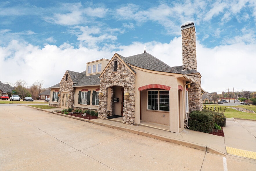 Primary Photo Of 9225 S Toledo Ave, Tulsa Office For Sale