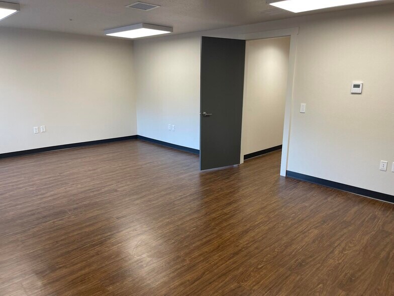More Photos Of 1107 W Ironwood Dr, Coeur d'Alene Office For Lease