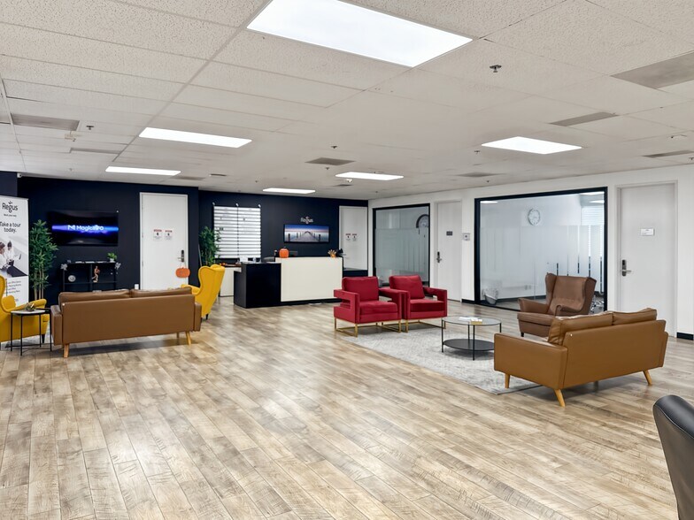 More Photos Of 901 W Civic Center Dr, Santa Ana Coworking Space