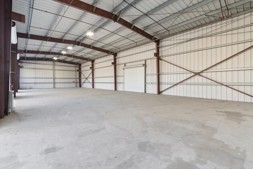 More Photos Of 11185 Roswell Ave, Pomona Warehouse For Lease