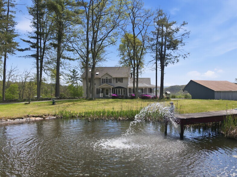 More Photos Of 120 Milford Hill Ln, Milford Flex For Sale