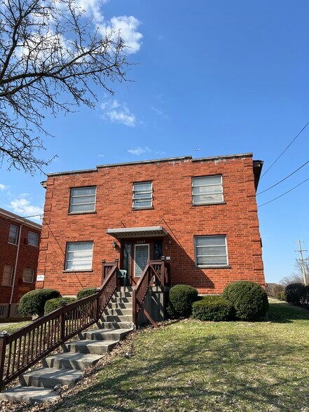 Primary Photo Of 3367 Parkcrest Ln, Cincinnati Apartments For Sale