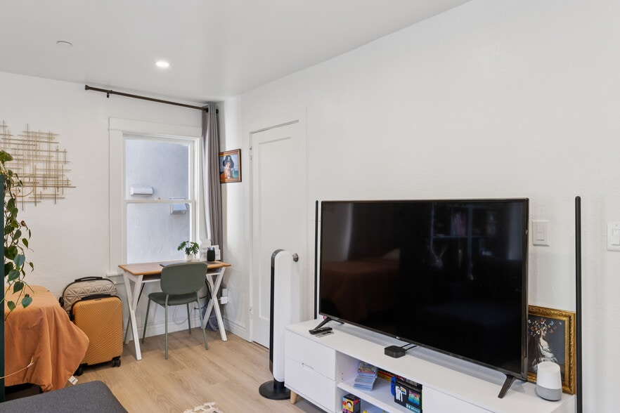 More Photos Of 250 Red Hill Ave, San Anselmo Apartments For Sale