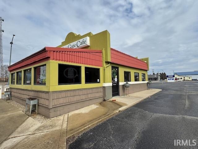 Primary Photo Of 171 N Broadway, Peru Restaurant For Sale