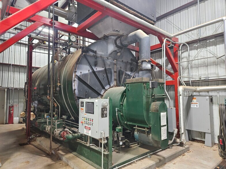 More Photos Of 1904 W Clark Rd, Clarksville Manufacturing For Sale