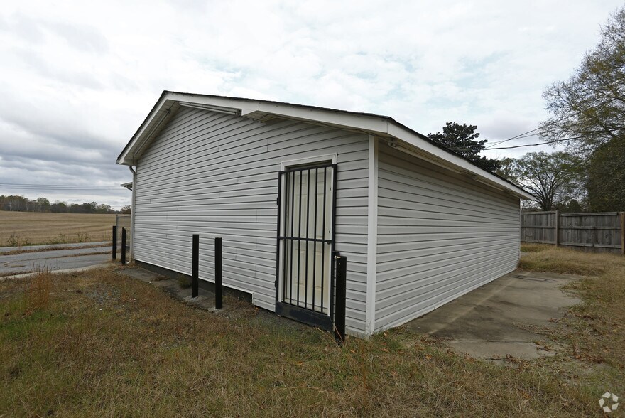 More Photos Of 1437 Tryon Courthouse Rd, Bessemer City Freestanding For Sale