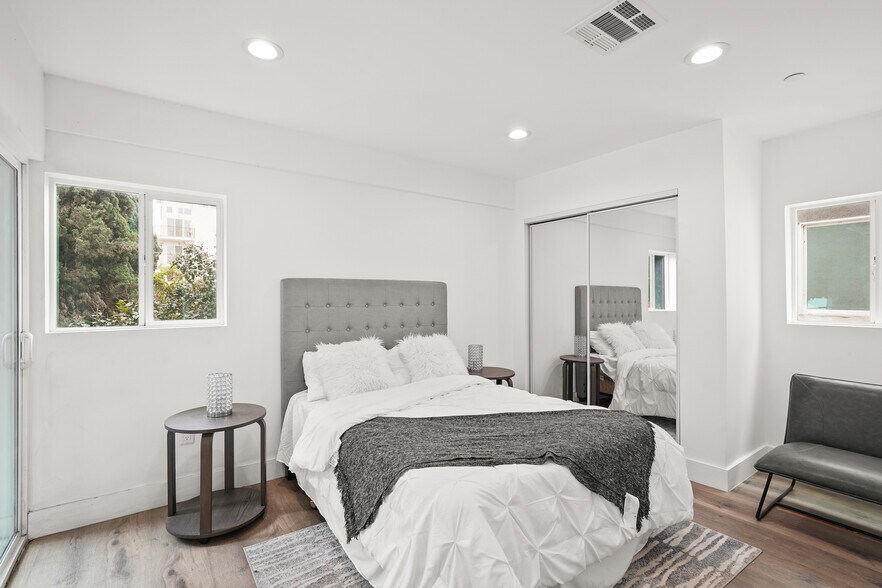 More Photos Of 2611 4th St, Los Angeles Apartments For Sale