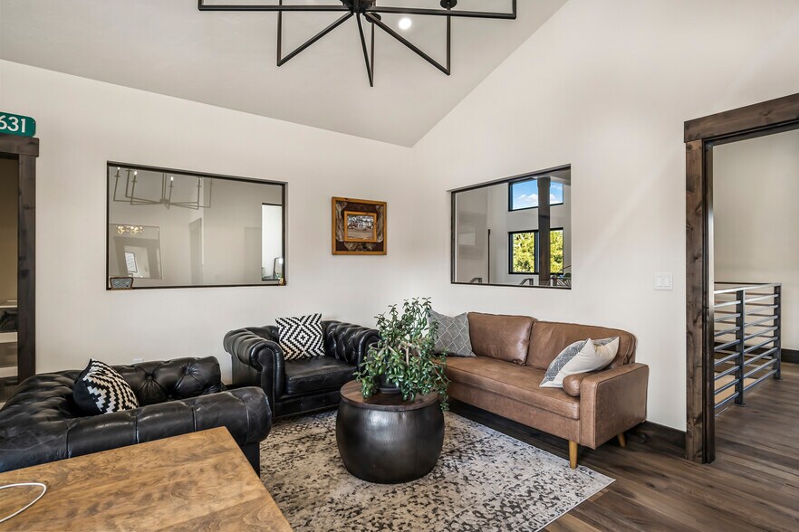 More Photos Of 19885 7th St, Bend Flex For Sale