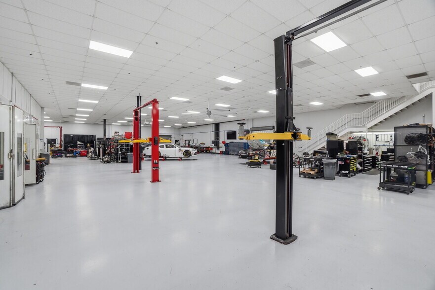 More Photos Of 13201 W Reese Blvd, Huntersville Warehouse For Sale