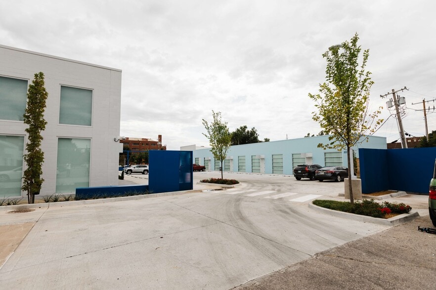 More Photos Of 220 NW 13th St, Oklahoma City Storefront Retail Office For Lease