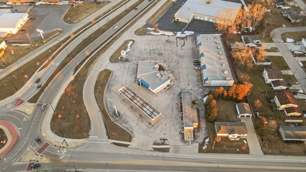 More Photos Of 1845 Velp Ave, Howard Convenience Store For Lease